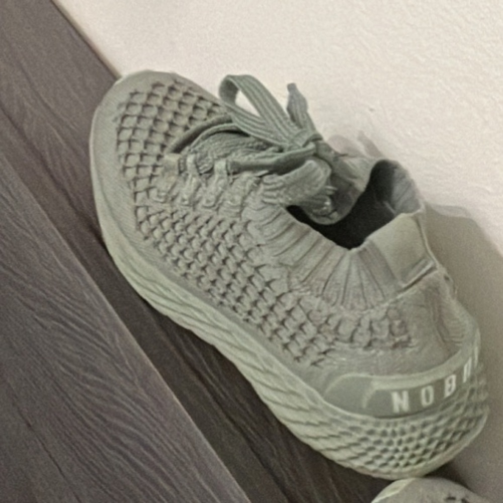 Nobull women’s size 7 fly knit runners